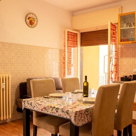 דירות ריווה ליגורה Posto Auto Gratuito Relax A 30 Metri Dal Mare מראה חיצוני תמונה